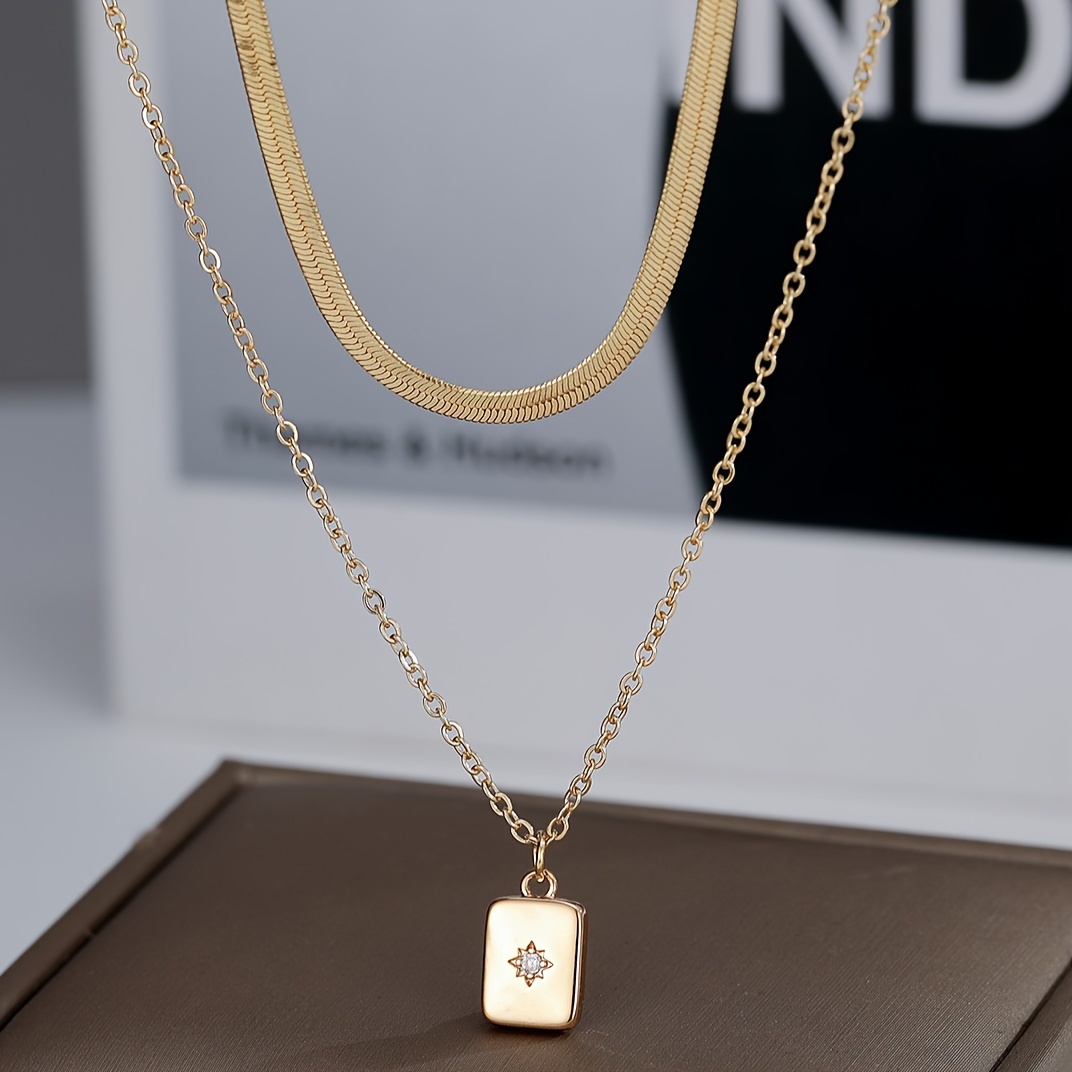 2pcs Golden Wire Zirconia Layered Necklace Set